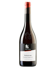 Laden Sie das Bild in den Galerie-Viewer, Weinkeller Hohenbrunn: Weinflasche mit Etikett von der Kellerei Cantina Kaltern aus Südtirol mit Kalterersee Classico Superiore DOC