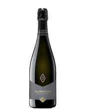 Laden Sie das Bild in den Galerie-Viewer, Weinkeller Hohenbrunn: Weinflasche mit Etikett von Muratori mit Franciacorte Satèn DOCG