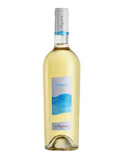 Laden Sie das Bild in den Galerie-Viewer, Weinkeller Hohenbrunn präsentiert eine Weinflasche der Cantina Contini 1898 mit dem Vermentino "Tyrsos" di Sardegna D.O.C. von vorne