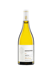 Laden Sie das Bild in den Galerie-Viewer, Der Weinkeller Hohenbrunn präsentiert eine Flasche Monastero Chardonnay Trentino DOC der Fondazione Edmund Mach in San Michele All`adige im Trentino.