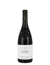 Laden Sie das Bild in den Galerie-Viewer, Weinkeller Hohenbrunn: Bild einer Weinflasche mit Etikett von Cantina di Gambellara mit Pinot Nero Monopolio Trevenezie I.G.T. von vorne.