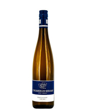 Laden Sie das Bild in den Galerie-Viewer, Weinkeller Hohenbrunn präsentiert eine Weinflasche von vorne mit Etikett vom Weingut Schlumberger-Bernhart aus dem Markgräfler Land in Baden mit Auxerrois "vom Löss"