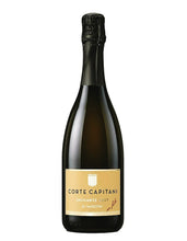Laden Sie das Bild in den Galerie-Viewer, Der Weinkeller Hohenbrunn präsentiert vom Weingut Corte Capitani  in Bardolino am Gardasee eine Sektflasche mit Il Manzoni Spumante Brut.
