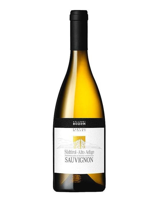 Der Weinkeller Hohenbrunn präsentiert eine Weinflasche der Kellerei Bozen mit Sauvignon Classico Alto Adige DOC 